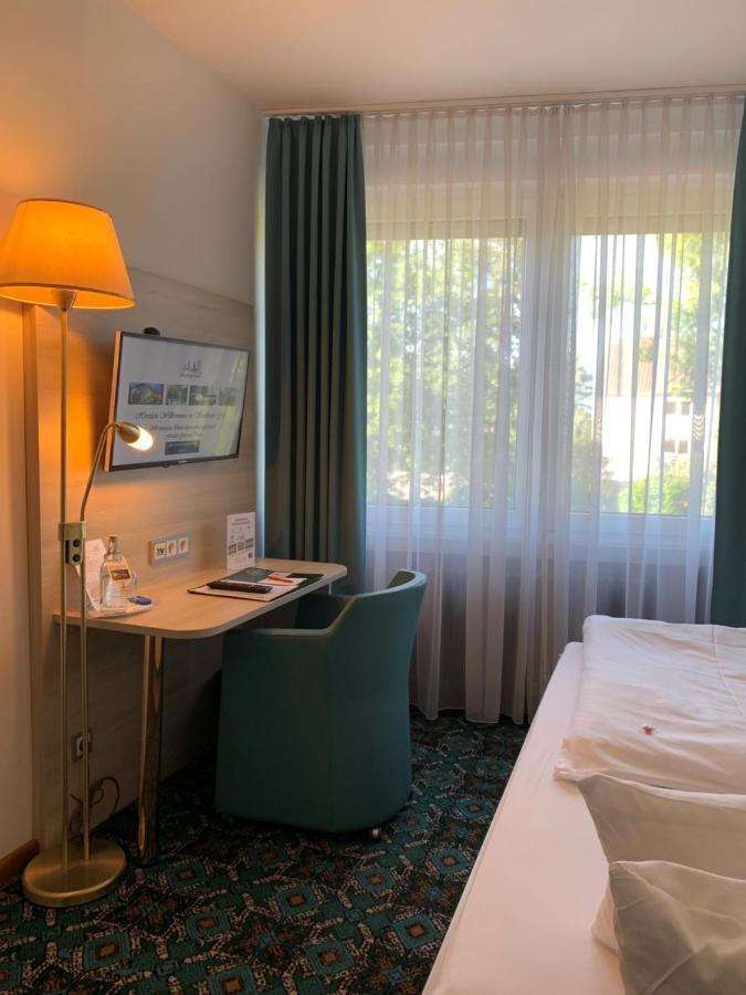 Stadthotel Geis Бад-Нойштадт-ан-дер-Зале Екстер'єр фото