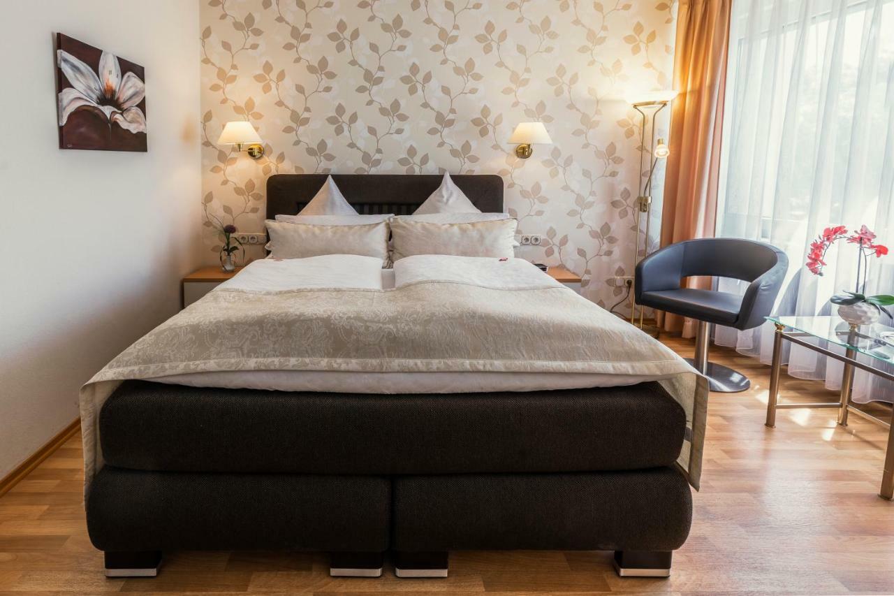 Stadthotel Geis Бад-Нойштадт-ан-дер-Зале Екстер'єр фото
