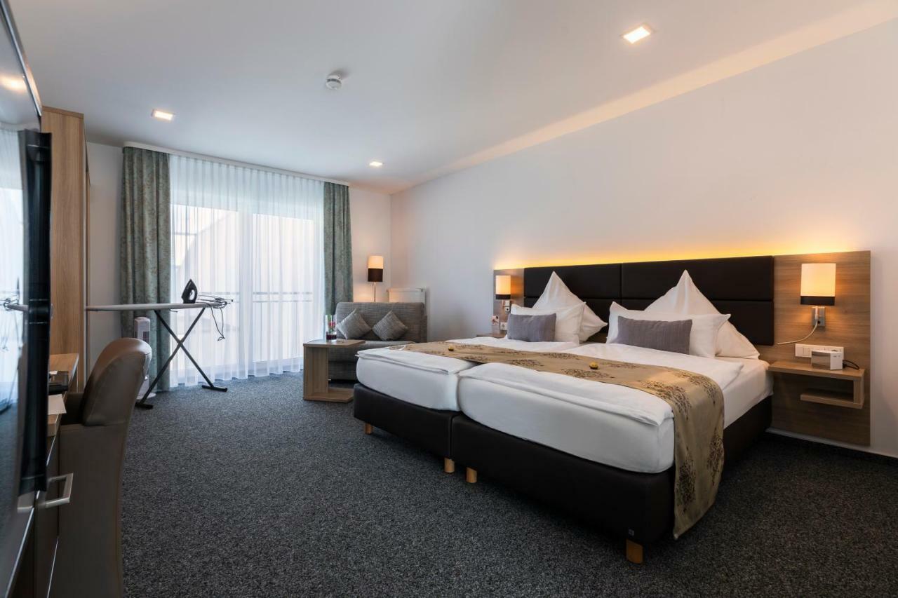 Stadthotel Geis Бад-Нойштадт-ан-дер-Зале Екстер'єр фото