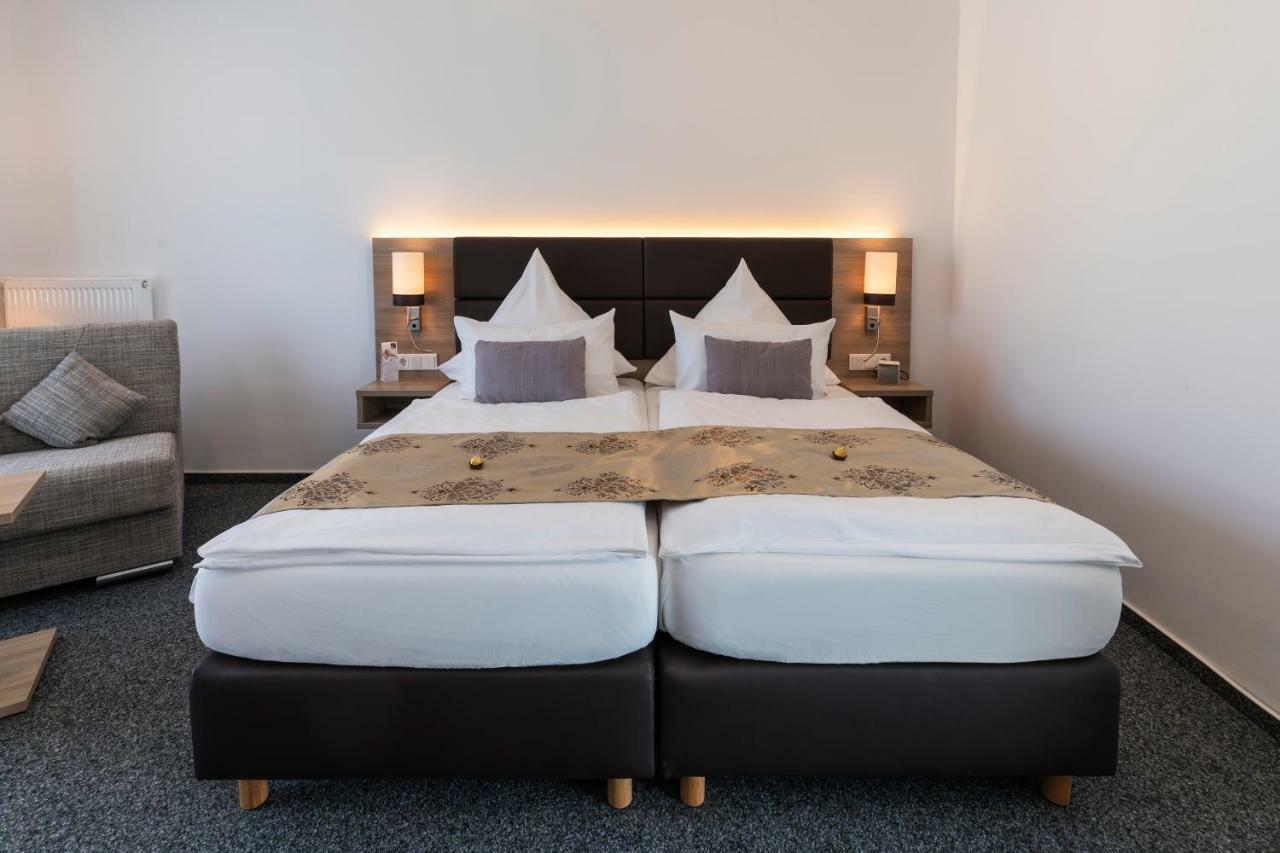 Stadthotel Geis Бад-Нойштадт-ан-дер-Зале Екстер'єр фото